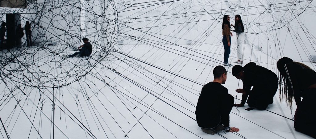 An art installation that builds a black network between different people